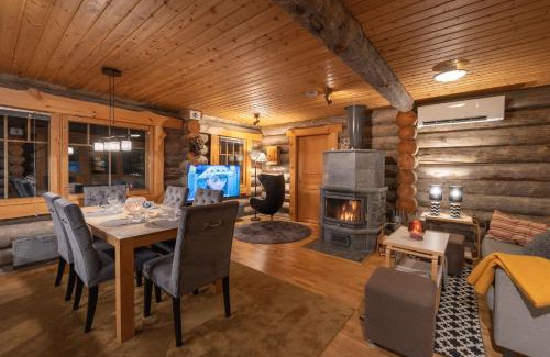 Saariselka Ski Chalet | Explore Kuukkeli Log Houses Villa Aurora with Ocean Views
