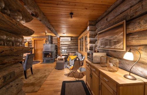 Saariselka Ski Chalet | Explore Kuukkeli Log Houses Villa Aurora with Ocean Views