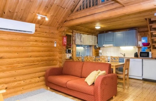 Lampivaara House | Kuukkelin Tupa 2 by Interhome
