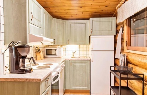 Yllasjarvi House | Relaxing Retreat at Kuusipirtti with Lake Views & Spa