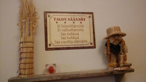 Kehys-Kainuu Bed & Breakfast | Discover Matkustajakoti Kuutamo Guesthouse with Hot Tub
