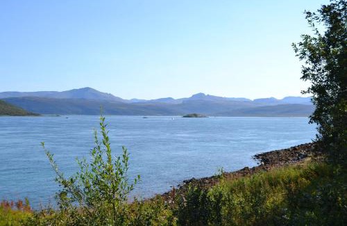Tromso House | Experience Comfort at Kvaløya Lodge - 4-Star Gem
