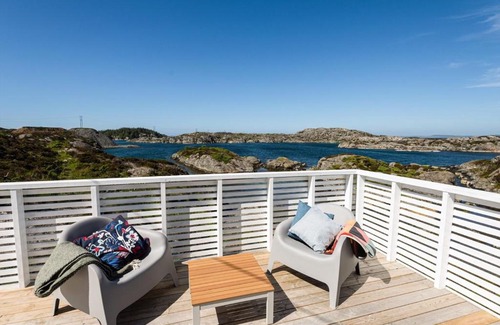 Karmoy Ski Chalet | Discover Kvaløysundet: Family & Pet-Friendly Getaway