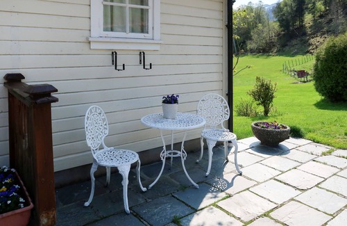 Askvoll House | Kvamsvika by Interhome