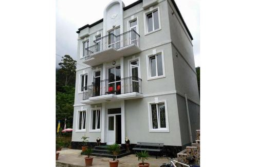 Kvariati House | Beachfront Kvariati Guesthouse with Private Ocean Views