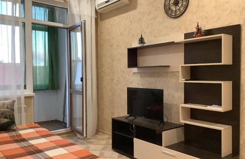 Gelendzhik Apartment | Cozy Apartment Steps from the Beach with Ocean Views