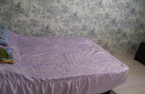 Novorossijsk Apartment | Discover Kvartira v Tsentre: Guest Rated 8/10!