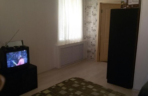 Novorossijsk Apartment | Discover Kvartira v Tsentre: Guest Rated 8/10!