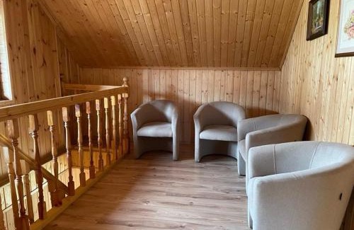 Yasinya House | Budget-Friendly Kvasy 838: Family-Friendly with Kitchenette