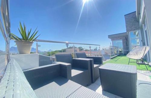 Cape Town Apartment | Discover Kwaaami: Oceanfront Oasis with Pool & Pet-Friendly