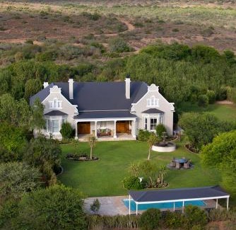 Grahamstown Cabin | Relax at Kwandwe Uplands Homestead with Pool & Breakfast