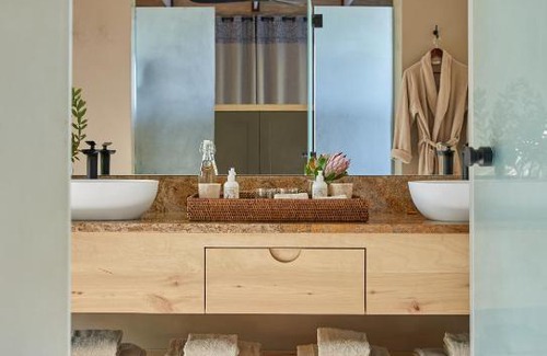 Makana House | Experience Kwandwe Ecca Lodge: Family-Friendly Retreat