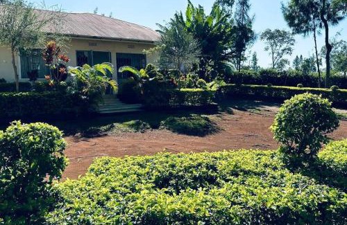 Kisumu House | Pet-Friendly Stay at Kwe Decasa with Family Amenities