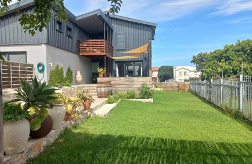 Sandbaai House | Book Kwikstertjie: 9.6/10 Rated with Oceanfront Views