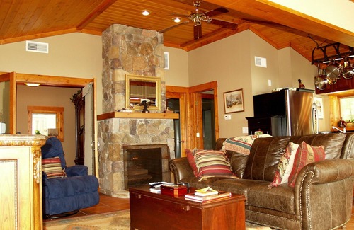 Almo Cottage | Experience Ky Lake Stone Cottage with Private Dock & Amenities