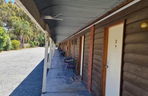 Kyabram Hotel | Kyabram Country Motel: Family-Friendly Stay with Breakfast