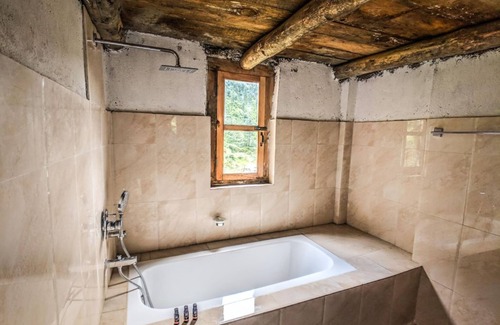 Phaplu Hotel | Discover Kyirmu Lodge Phaplu: Family-Friendly Retreat