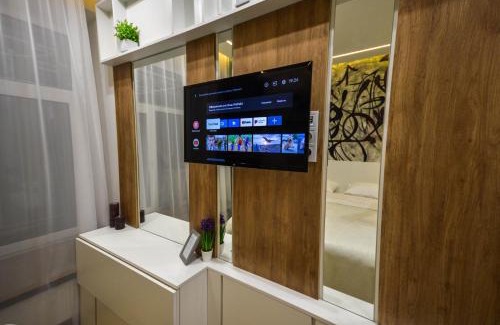 Khreshchatyy Yar Hotel | Modern Apartments in Kyiv Center - Pet Friendly & Breakfast