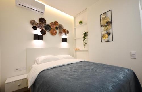 Khreshchatyy Yar Hotel | Modern Apartments in Kyiv Center - Pet Friendly & Breakfast