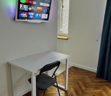 Verkhnie Misto Apartment | Ideal Old Town Apartment Steps from Golden Gate Bridge
