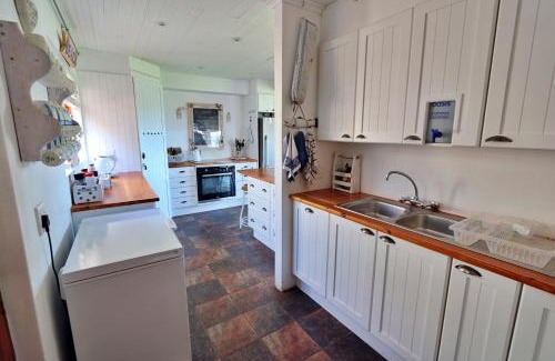 Still Bay House | Relax at Kykmar Beach House: Family-Friendly Retreat