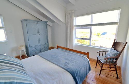 Still Bay Apartment | Stylish Kykmar Penthouse with Kitchen & Breakfast Included