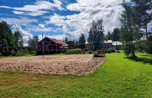 Karsamaki House | Family-Friendly Retreat at Kyläkeskus Syke with Kitchen
