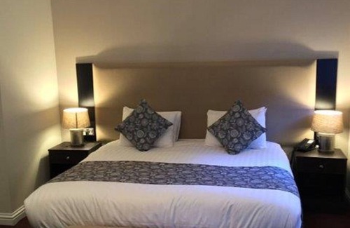 Nostie Hotel | Discover the Kyle Hotel: Poolside Relaxation Awaits You