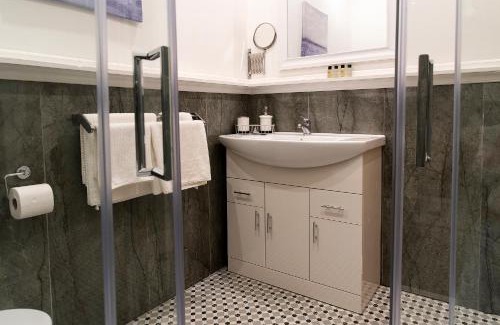 Kylemore Apartment | Exceptional Kylemore House Boutique Apartments - Family Friendly