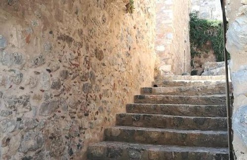 Monemvasia House | Discover Kyma Mansion in Monemvasia: 9.6 Rated Family Escape