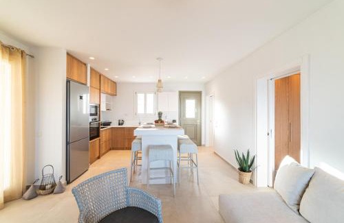 Kithnos House | Exquisite Kyma Suite with Oceanfront Views & Pet-Friendly Stay