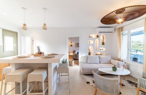 Kithnos House | Exquisite Kyma Suite with Oceanfront Views & Pet-Friendly Stay