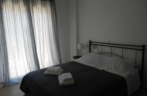 Platana House | Experience Kymi Bay House: Pet-Friendly Oceanfront Retreat
