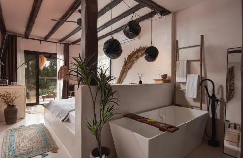 Elia Apartment | Kynthia Hotel: Guest Rated 9.6 with Oceanfront Views