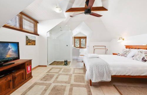 Orange House | Discover Kyogle123: Prime Location & Child-Friendly Stays