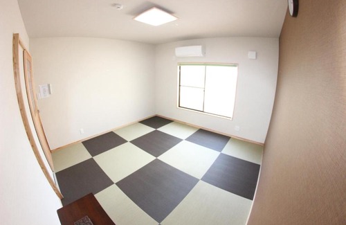 Kamigyo House | Family-Friendly Kyoto Nishijin no Yado with Hot Tub Access