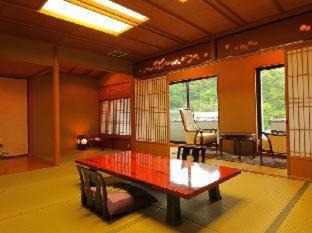 Takeo Hotel | Kyotoya: Family-Friendly Retreat with Hot Tub Access