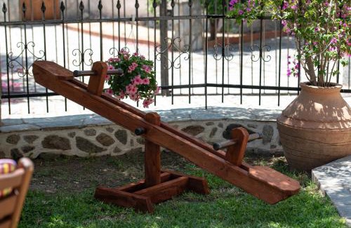 Sithonia House | Discover Kyr Gianni Mansion: 10/10 Rated Family Retreat