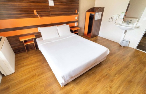 Appoigny Hotel | Cozy Kyriad Auxerre - Appoigny with Restaurant & Breakfast