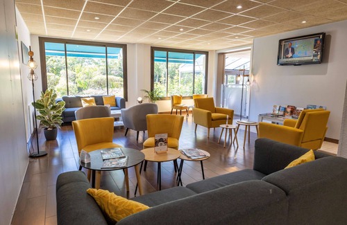 Nouan-sur-Loire Hotel | Comfortable Kyriad Blois Sud-Vineuil with Spa and Dining