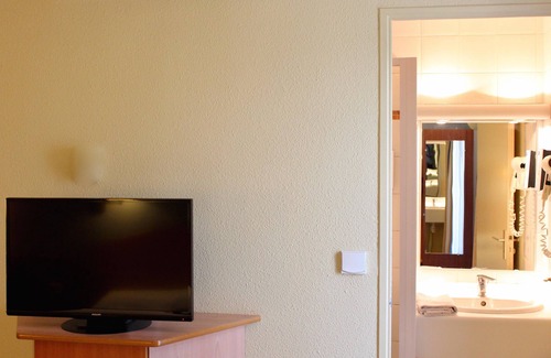 Bourges Hotel | Cozy Kyriad Bourges Sud: Family-Friendly with Dining Options