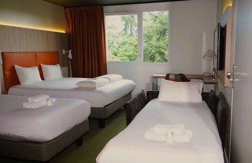 Riom Hotel | Discover Kyriad Clermont Ferrand Nord - Riom with Spa & Dining