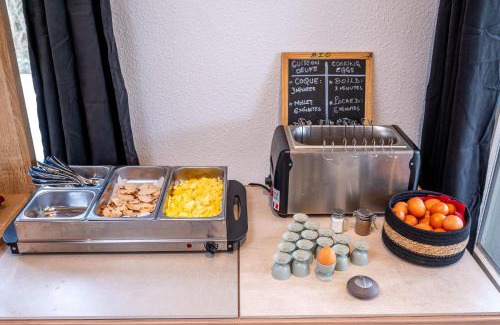 Digne-les-Bains Hotel | Pet-Friendly Retreat at Kyriad Digne-Les-Bains Hotel