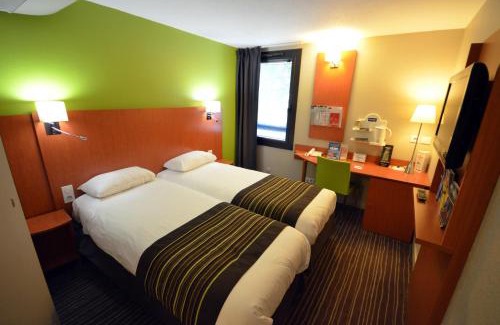 Dijon Hotel | Cozy Kyriad Dijon Est Mirande: Pet-Friendly with Pool Access