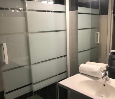 Longvic Hotel | Pet-Friendly Retreat at Comfort Hotel Dijon Sud