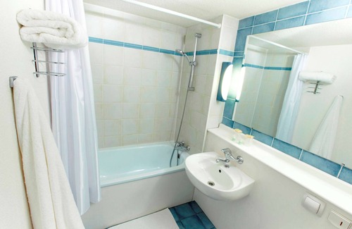 Epinal Hotel | Comfortable Stay at Kyriad Direct Epinal with Hot Tub