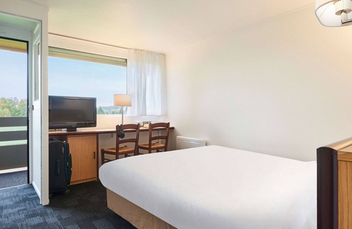 Epinal Hotel | Comfortable Stay at Kyriad Direct Epinal with Hot Tub