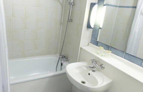 Epinal Hotel | Comfortable Stay at Kyriad Direct Epinal with Hot Tub