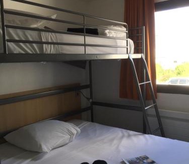Aytre Hotel | Cozy Kyriad Direct La Rochelle Aytré with Ocean View