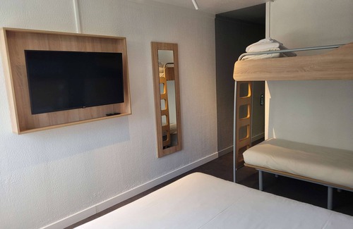 Dardilly Hotel | Comfortable Stay at Kyriad Direct Lyon Nord - Dardilly